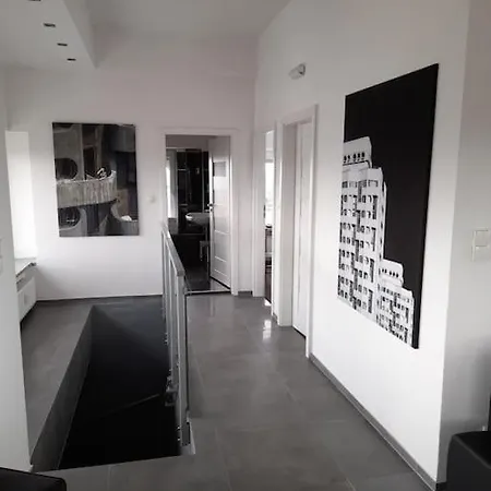 100m2 Penthouse On Of The 1000mb/s, Airc.