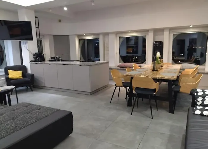 100m2 Penthouse On Of The 1000mb/s, Airc. Appartamento Breslavia